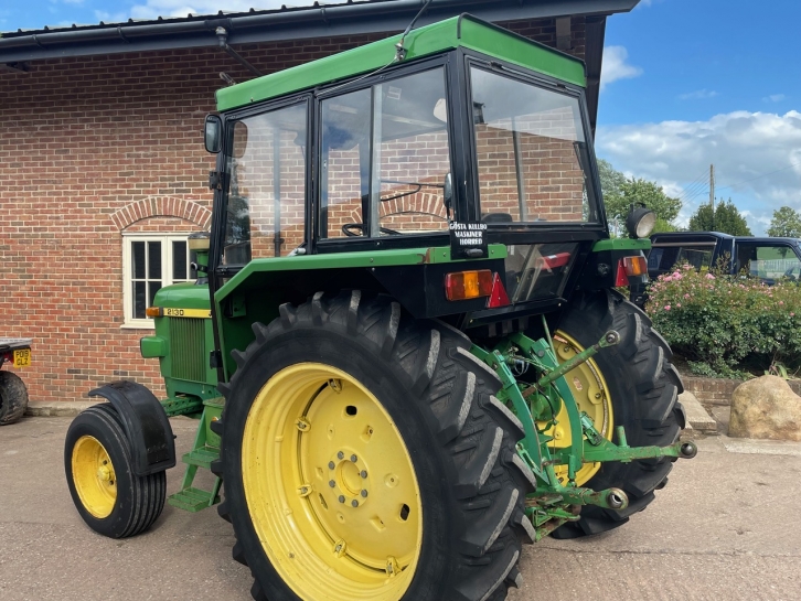 John Deere 2130