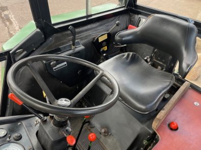 John Deere 2130