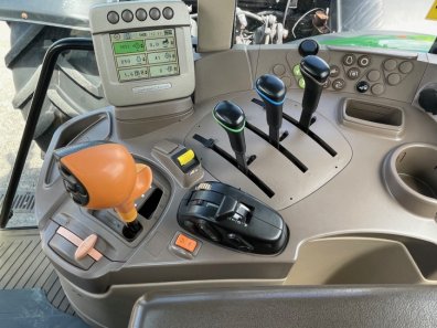 John Deere 6330