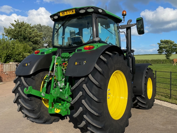 John Deere 6215R Ultimate Edition