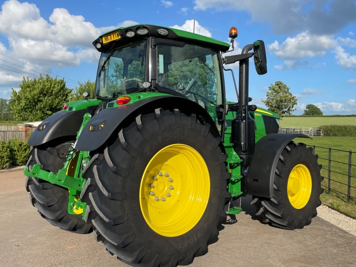 John Deere 6215R Ultimate Edition