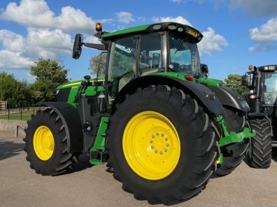 John Deere 6215R Ultimate Edition