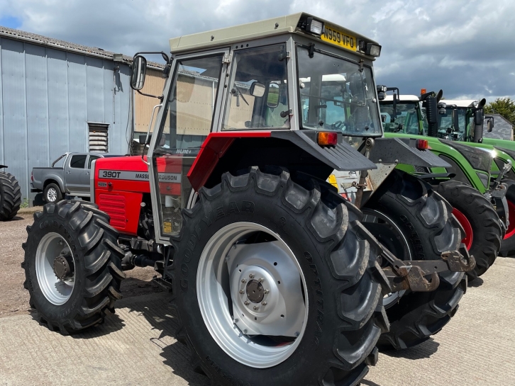 Massey Ferguson 390T