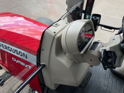 Massey Ferguson 7724S Efficient
