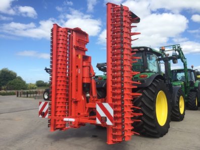 Kuhn HR6004 power harrow