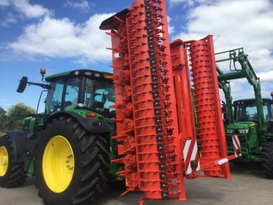 Kuhn HR6004 power harrow