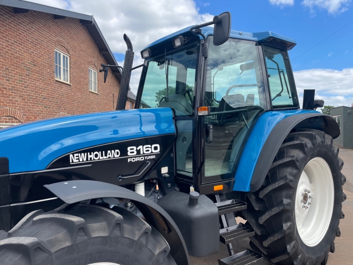 New Holland 8160