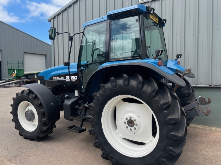 New Holland 8160