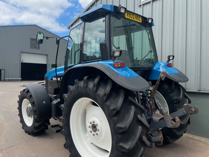 New Holland 8160