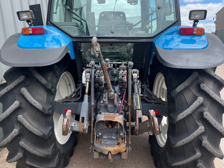 New Holland 8160