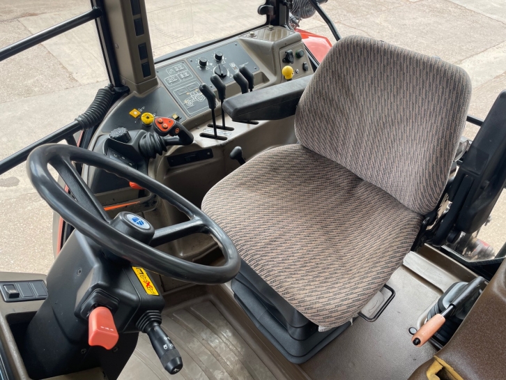 New Holland M100