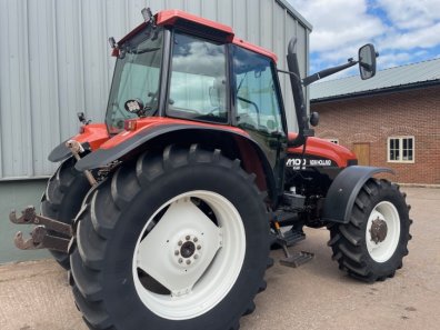 New Holland M100