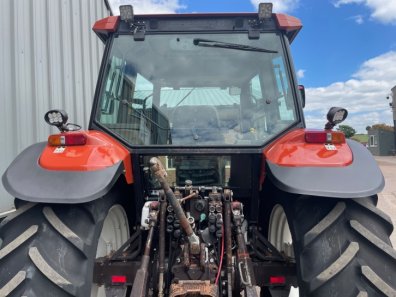 New Holland M100