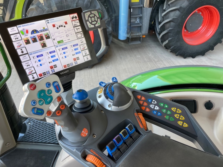 Fendt 724 Profi-Plus
