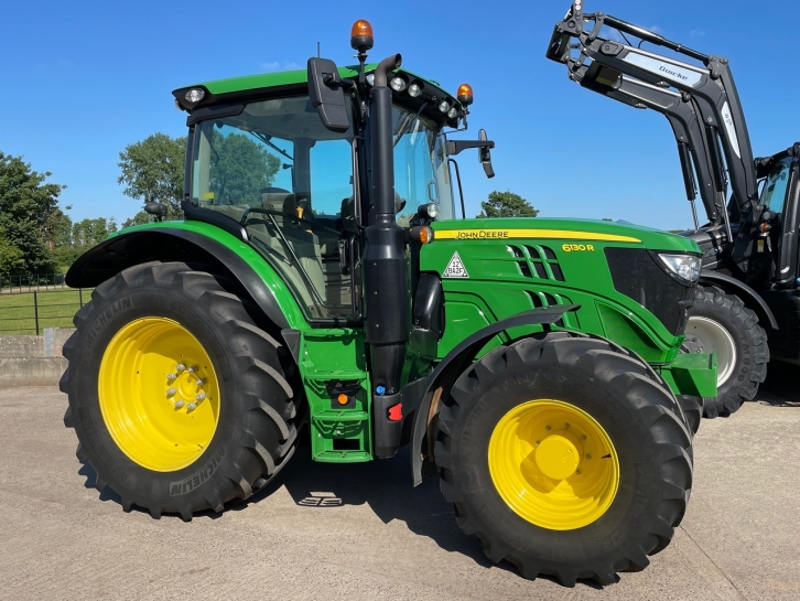 John Deere 6130R