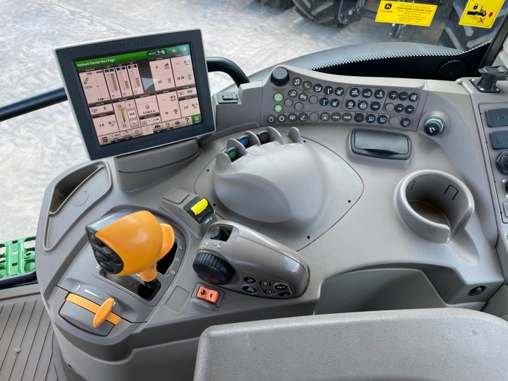 John Deere 6130R
