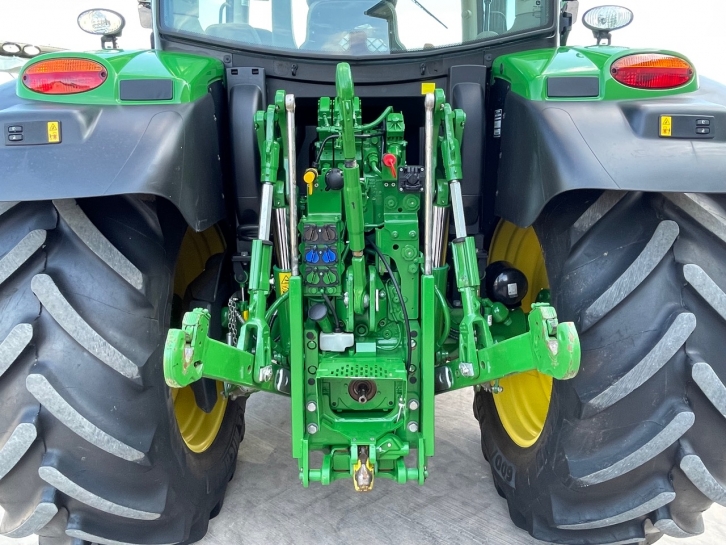 John Deere 6130R