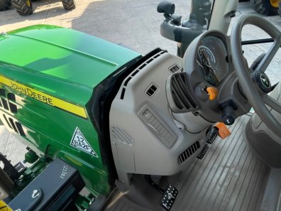 John Deere 6130R