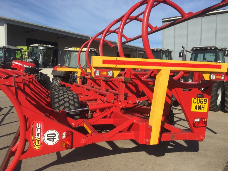 Keltec 10 pack round bale chaser