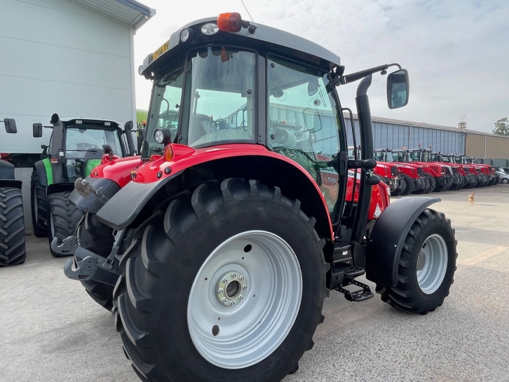 Massey Ferguson 5610