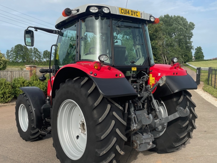 Massey Ferguson 5610