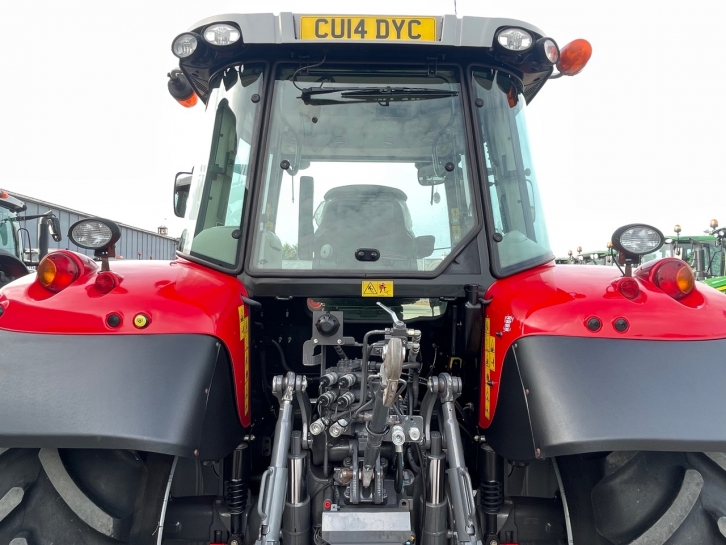 Massey Ferguson 5610
