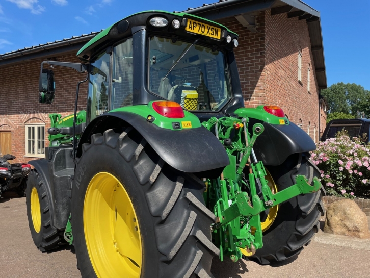 John Deere 6120M