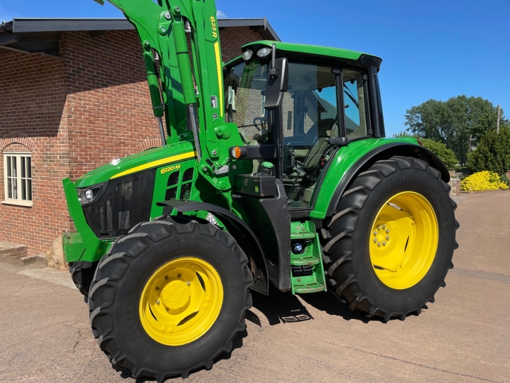 John Deere 6120M
