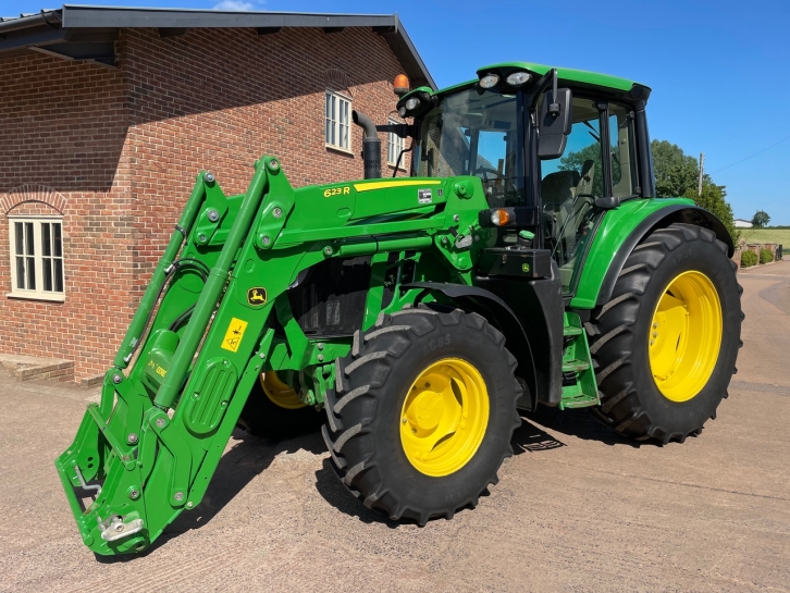 John Deere 6120M
