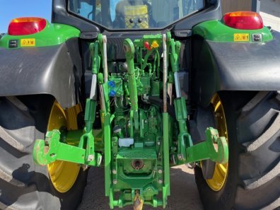 John Deere 6120M