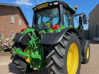 John Deere 6120M