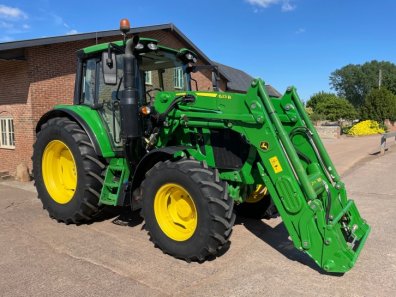 John Deere 6120M