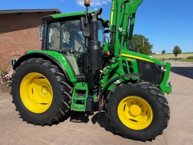John Deere 6120M
