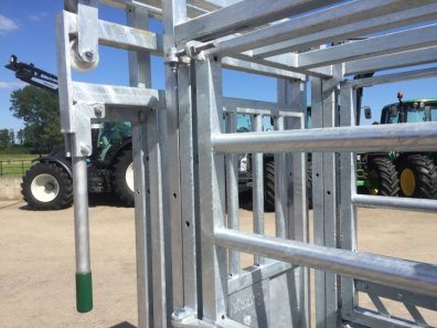 Condon supreme cattle crush