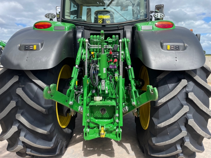 John Deere 6215R Ultimate Edition