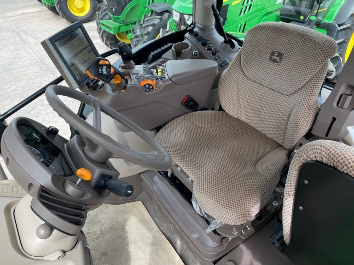 John Deere 6215R Ultimate Edition