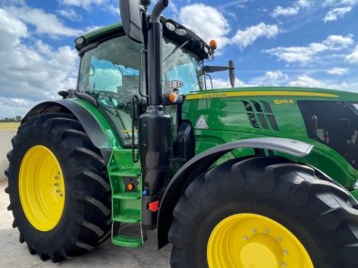 John Deere 6215R Ultimate Edition