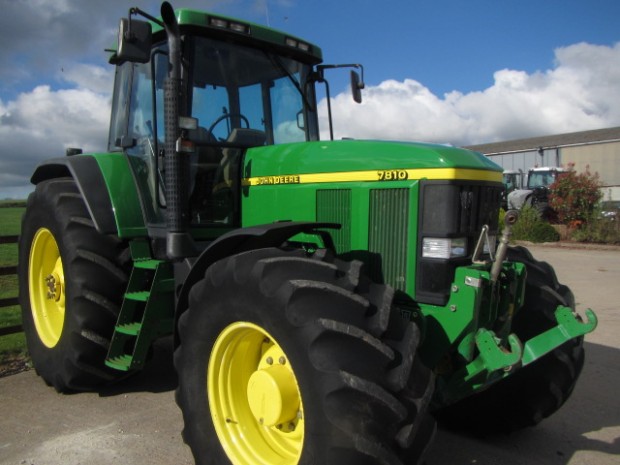 John Deere 7810