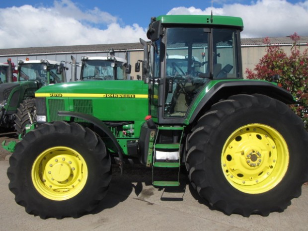 John Deere 7810