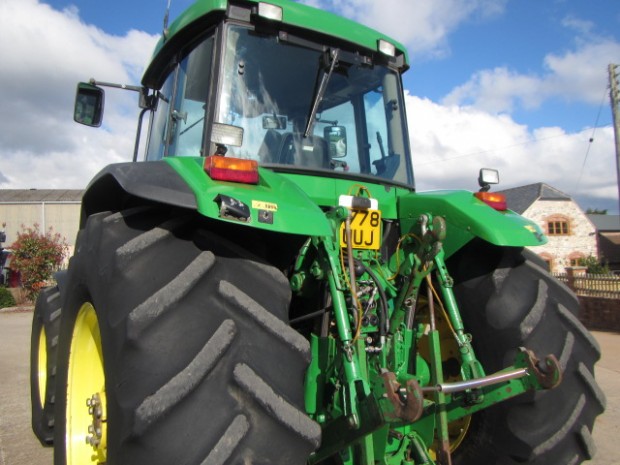 John Deere 7810