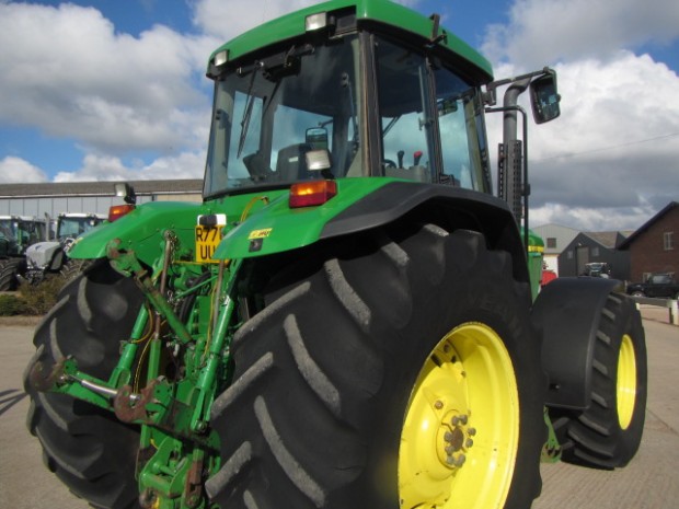 John Deere 7810