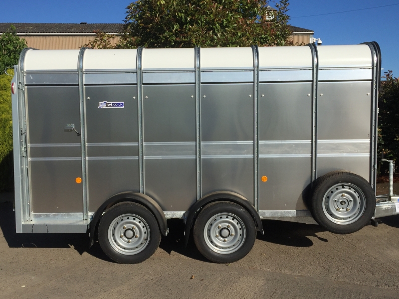 Ifor Williams TA510 12ft cattle trailer