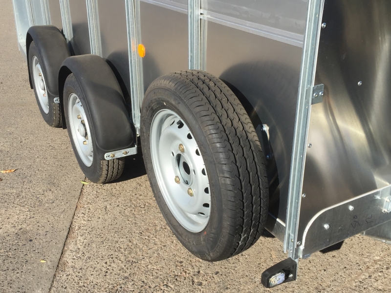 Ifor Williams TA510 12ft cattle trailer