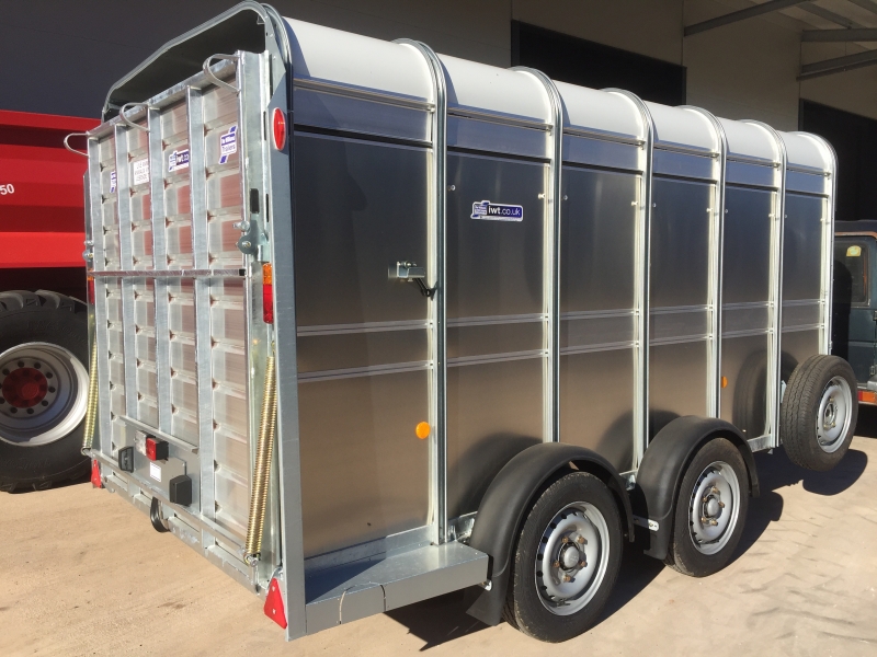Ifor Williams TA510 12ft cattle trailer