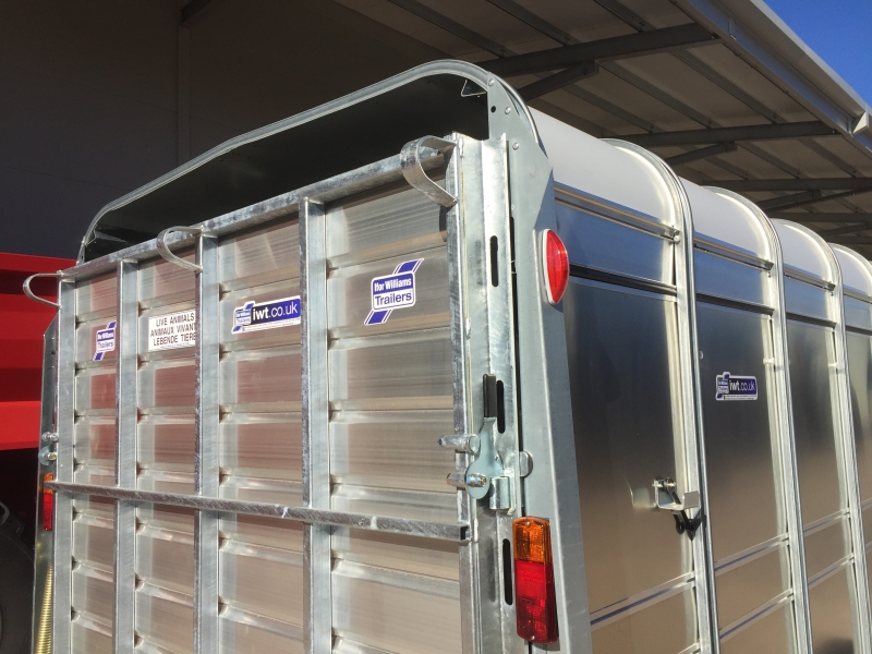 Ifor Williams TA510 12ft cattle trailer