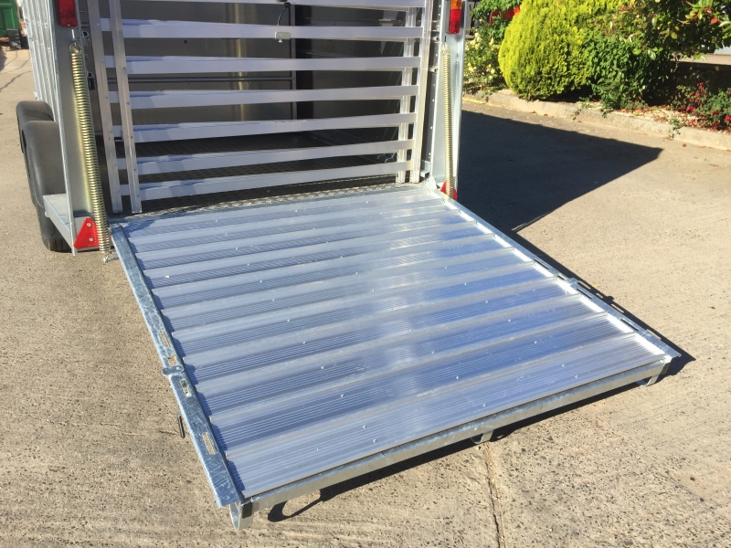 Ifor Williams TA510 12ft cattle trailer