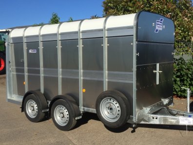 Ifor Williams TA510 12ft cattle trailer