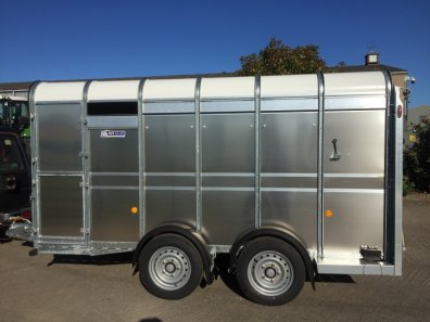 Ifor Williams TA510 12ft cattle trailer