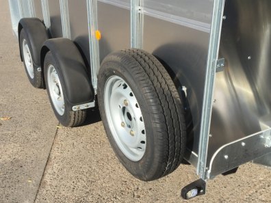 Ifor Williams TA510 12ft cattle trailer