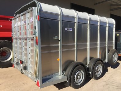 Ifor Williams TA510 12ft cattle trailer